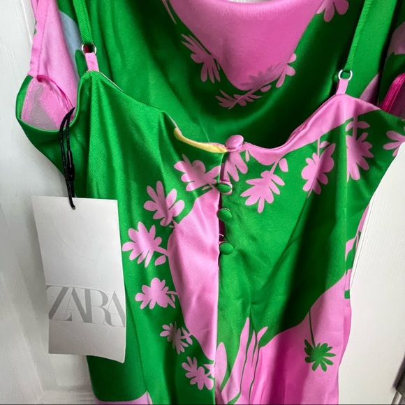 ❄️Zara Satin Dress - Picture 4 of 7